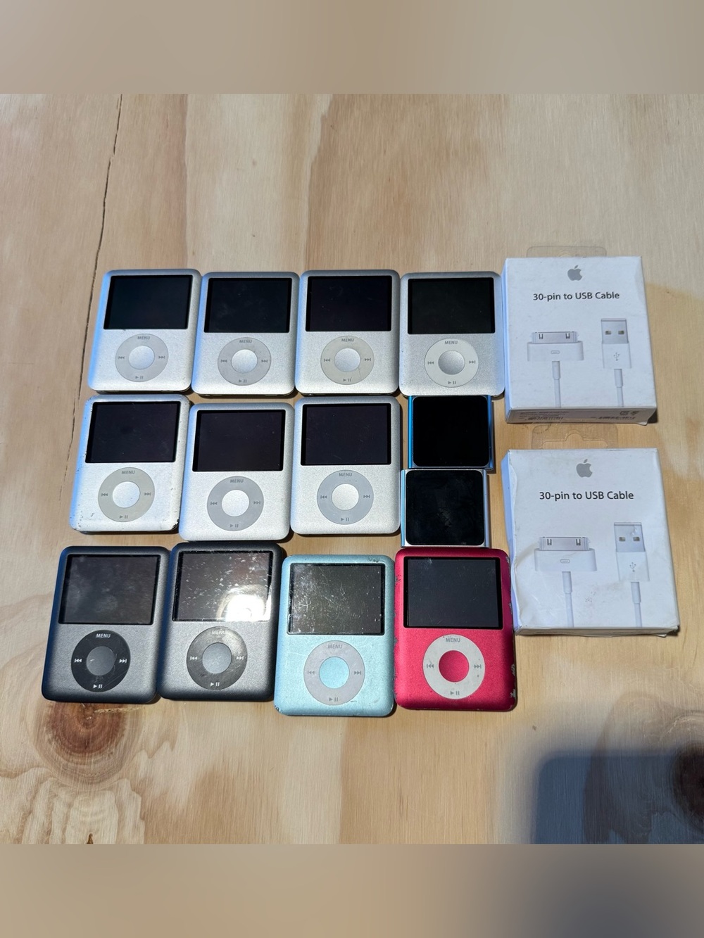 Lot Of 13-iPod Nano 3/6thGEN Model:A1236 4/8GB Silver/Blk Bad Batteries Read Bl